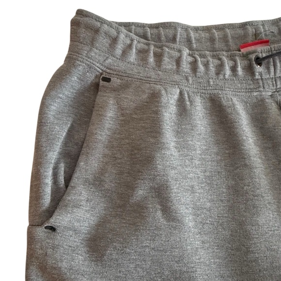 Nike Tech Joggers - Picture 3 of 11